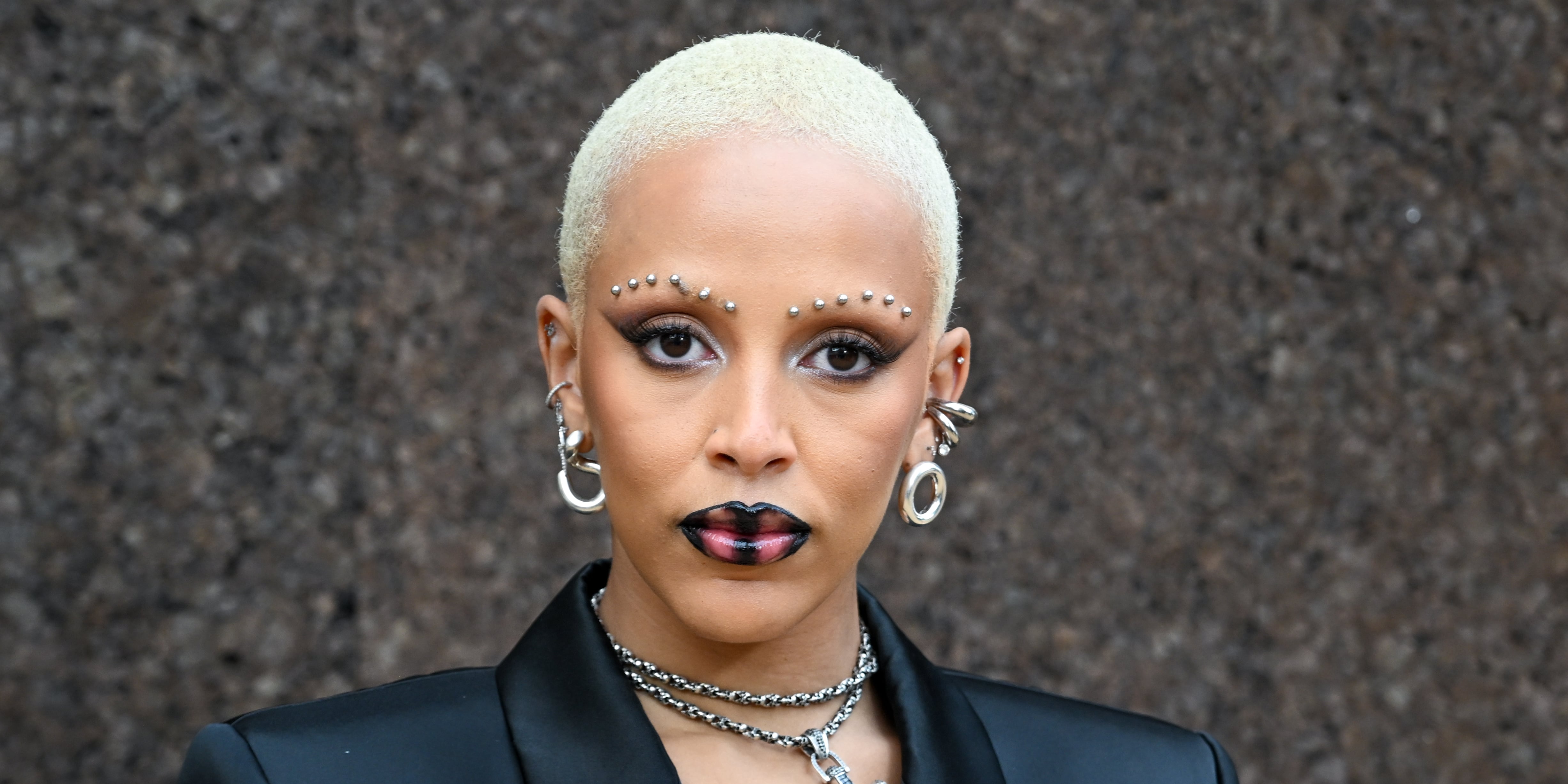 Doja Cat's Natural Hair Doesn't Need Your Criticism - Vimarsana News