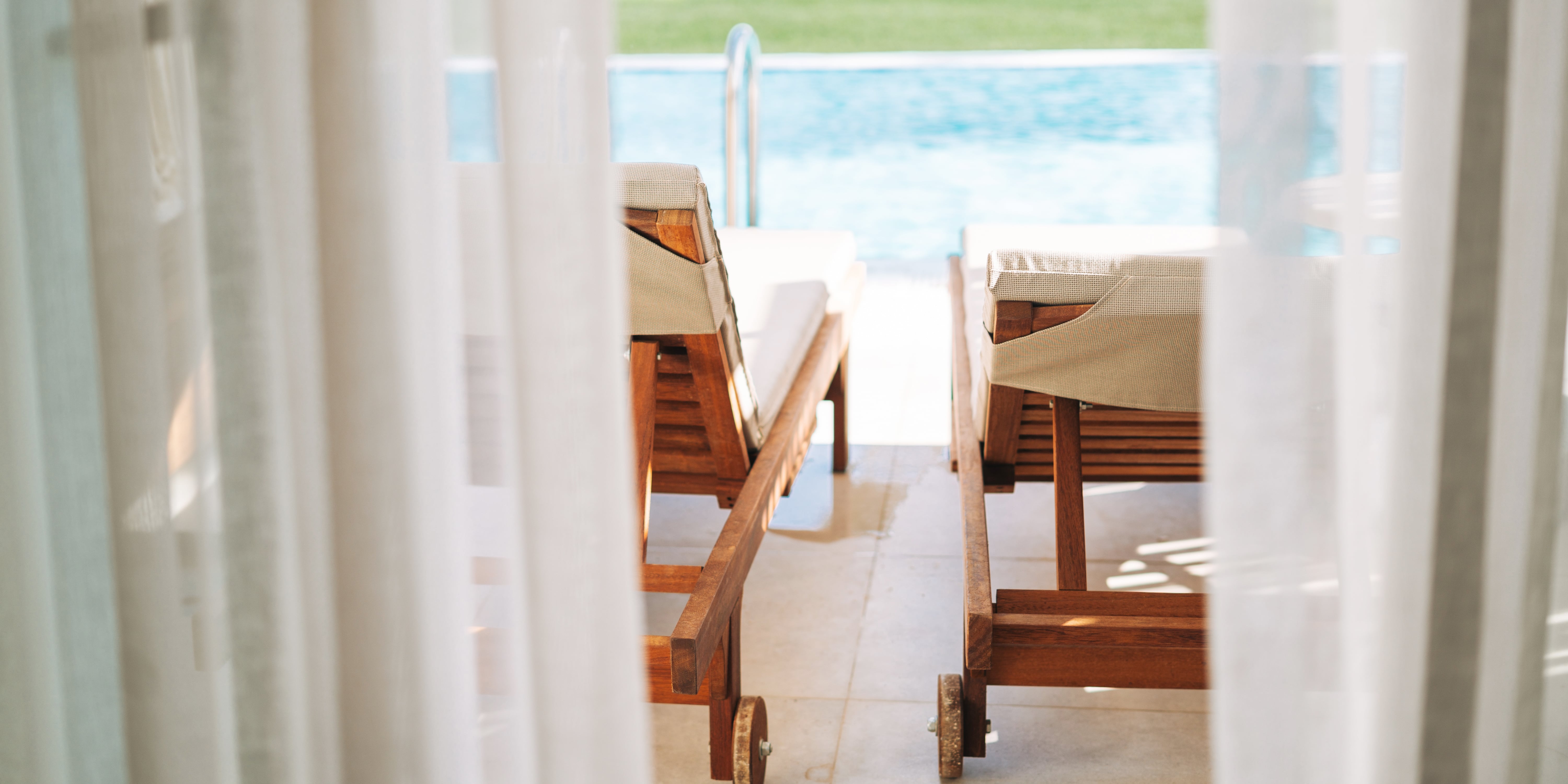 My "Digital Detox" Vacation Went Great — Until I Returned Home