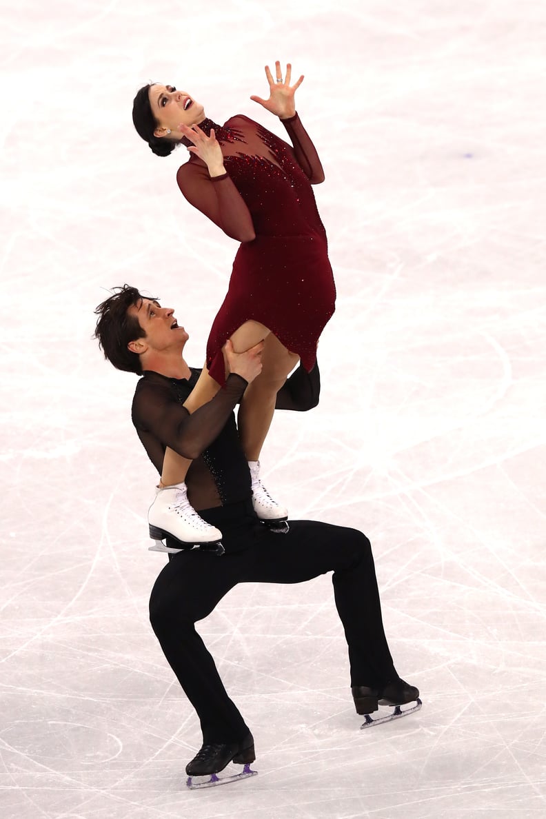 Tessa Virtue Still Nails the Spirit Fingers While Balancing on Scott Moir's Thighs