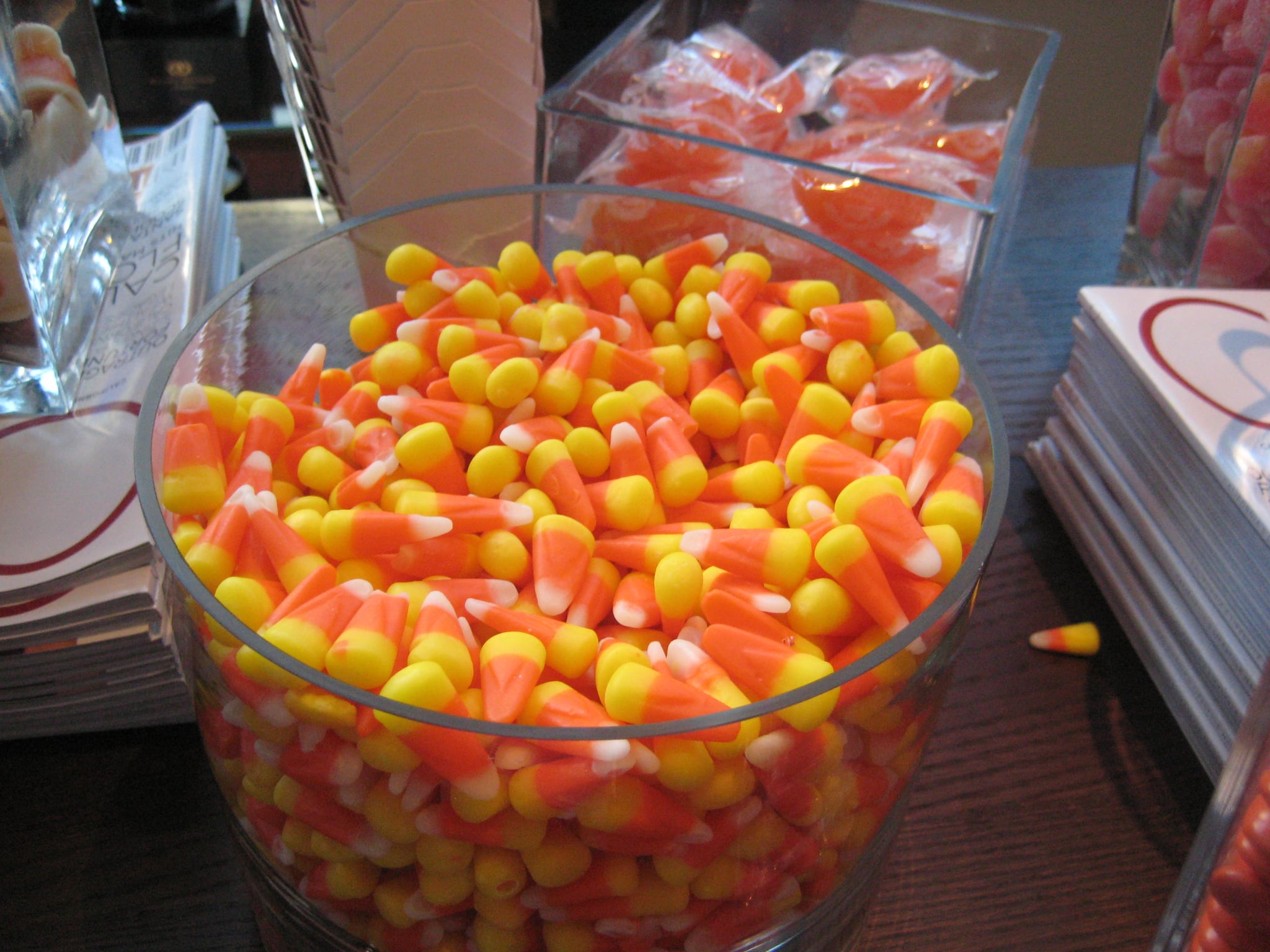 Fabulous Favor Idea: Color Coded Candy