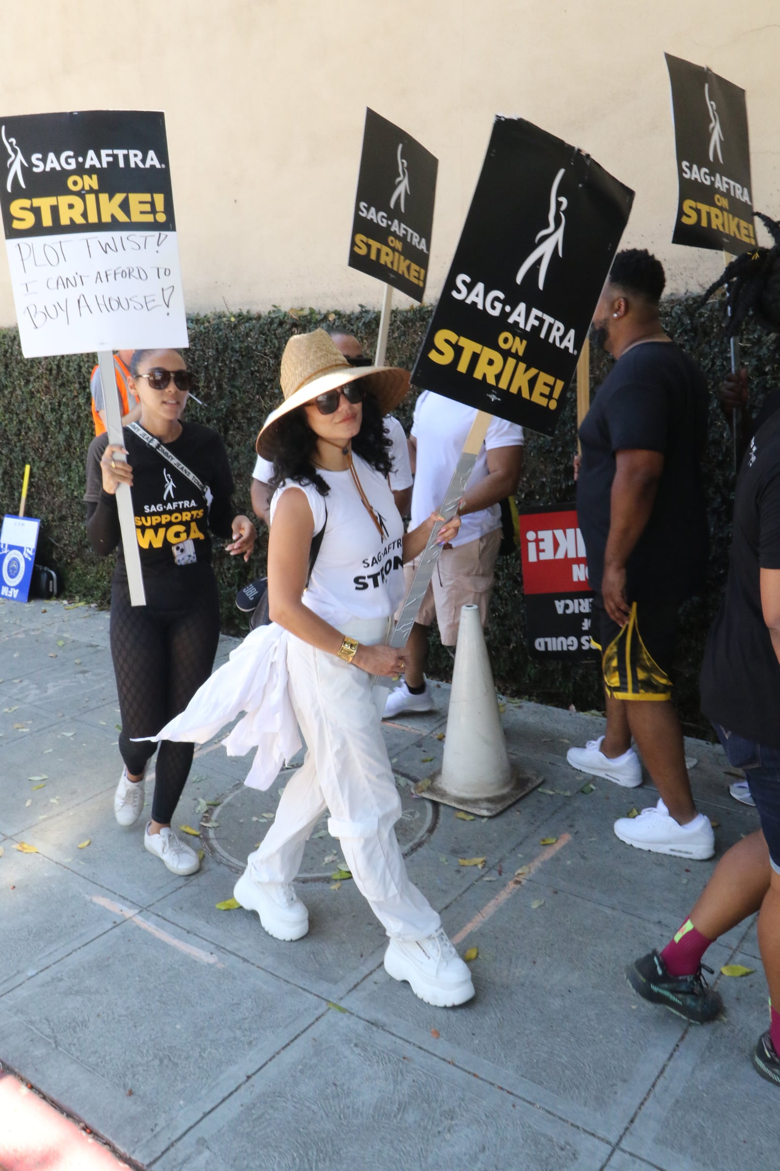 Celebrities Supporting 2023 Writers' and Actors' Strikes | PS Celebrity