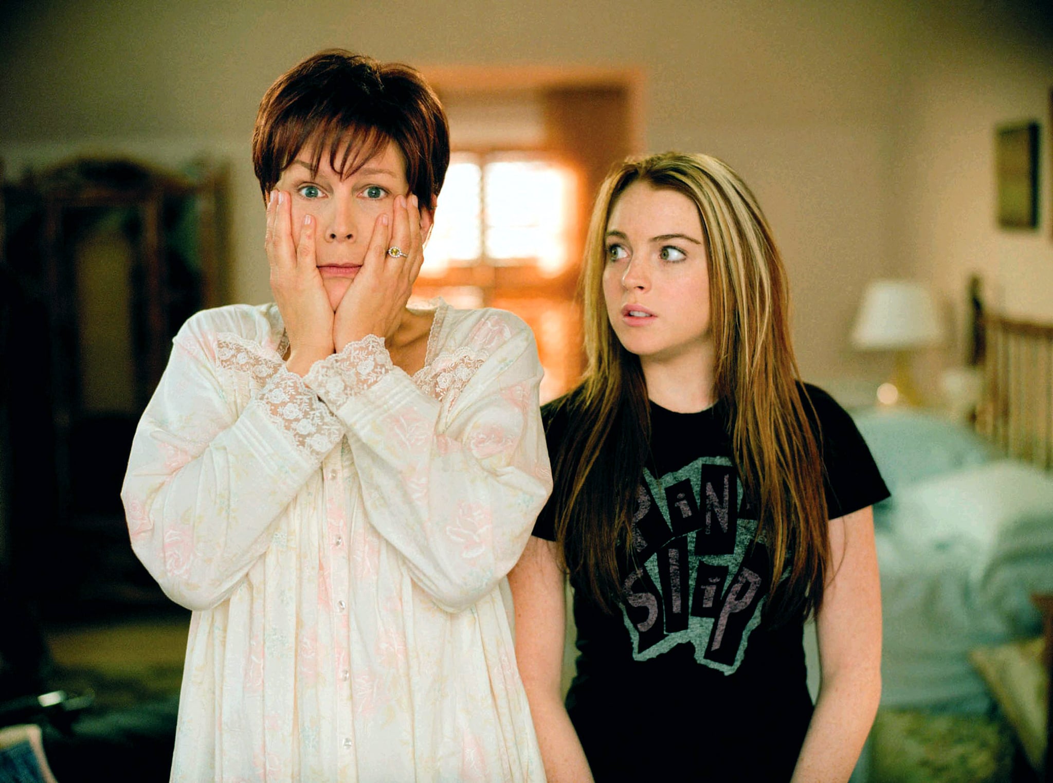 FREAKY FRIDAY, Jamie Lee Curtis, Lindsay Lohan, 2003, (c) Walt Disney/Collection Courtesy of Everett