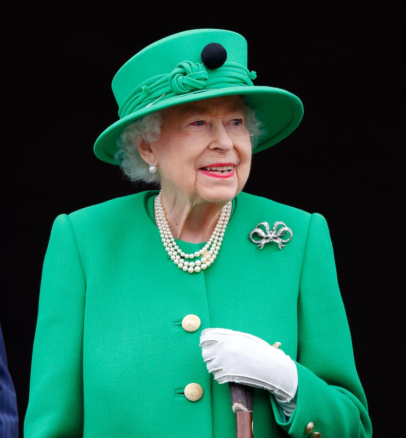 LONDON, UNITED KINGDOM - JUNE 05: (EMBARGOED FOR PUBLICATION IN UK NEWSPAPERS UNTIL 24 HOURS AFTER CREATE DATE AND TIME) Queen Elizabeth II stands on the balcony of Buckingham Palace following the Platinum Pageant on June 5, 2022 in London, England. The P