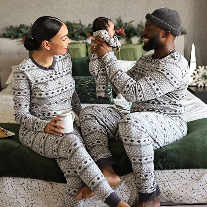 奥普拉2022时尚和舒适的礼物最喜欢的东西:HonestBaby有机棉假日家庭睡衣金宝搏app
