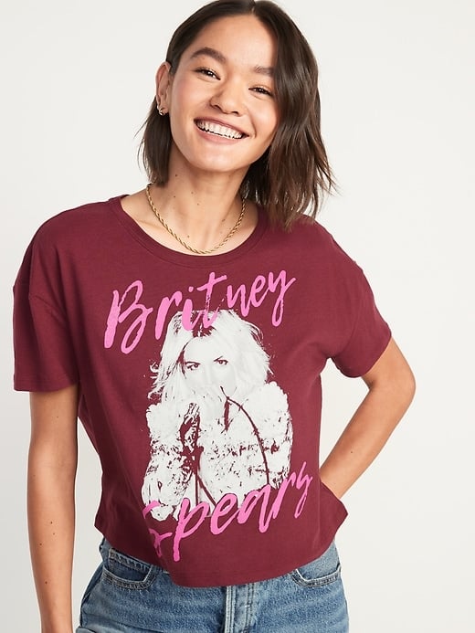 Konflikt indhold skør Old Navy Cropped Licensed Pop Culture Graphic T-Shirt | 29 Old Navy Gifts  That Are So Good, We're Ready to Buy Two and Wrap One Up For Ourselves |  POPSUGAR Fashion Photo