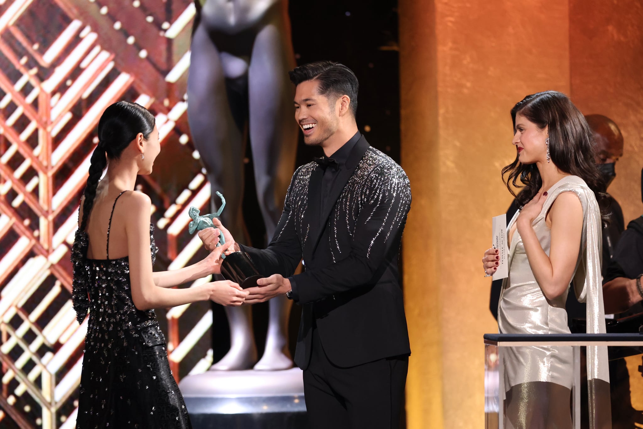 HoYeon Jung's Hidden Hair Detail at the 2022 SAG Awards