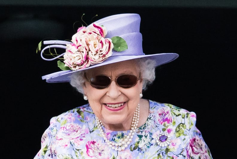 EPSOM, ENGLAND - JUNE 02:  Queen Elizabeth II watches the racing as she attends the Epsom Derby at Epsom Racecourse on June 2, 2018 in Epsom, England.  (Photo by Samir Hussein/Samir Hussein/WireImage)