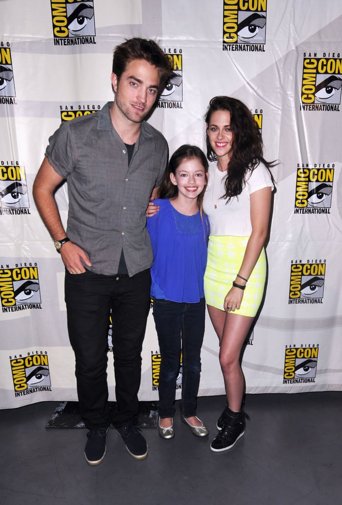 In 2012, Robert Pattinson and Kristen Stewart attended a panel for Breaking Dawn: Part 2 with their onscreen daughter, Mackenzie Foy.