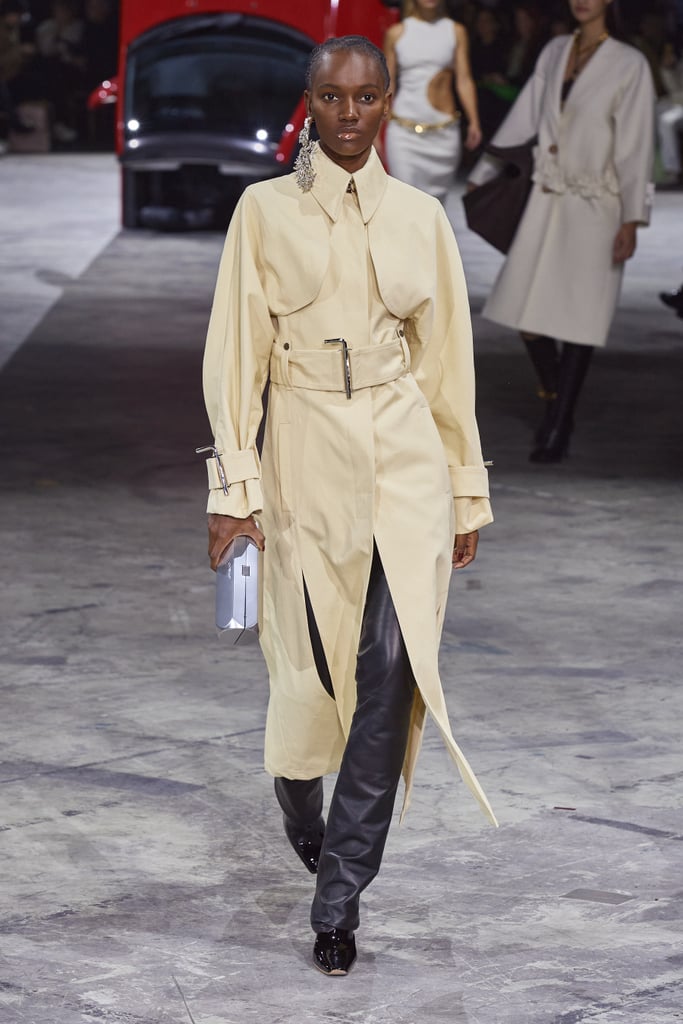 Gigi, Bella, and Yolanda Hadid Walk in the Off-White Show