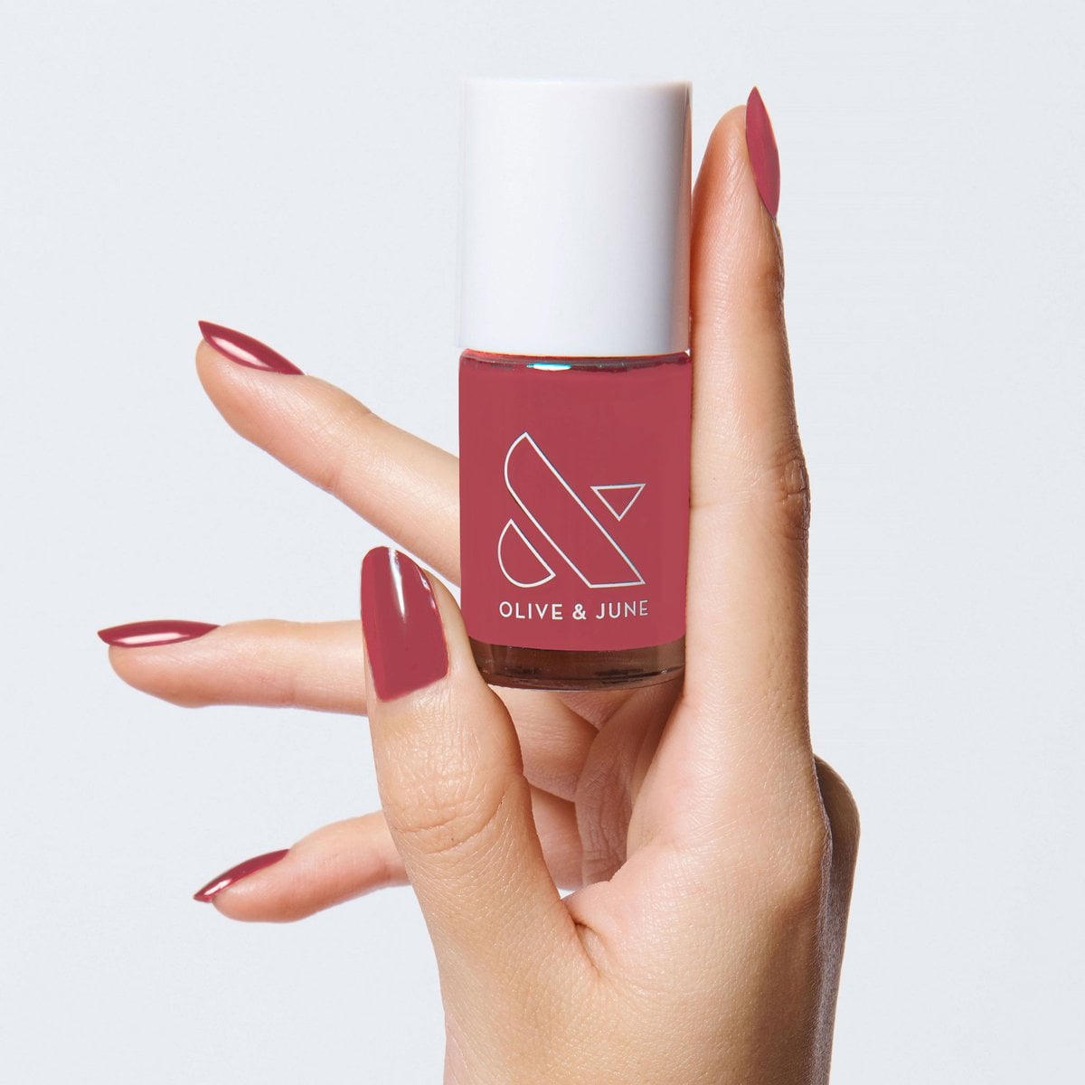 Olive and June Reviews: We Tried The Mani System | Reader's Digest