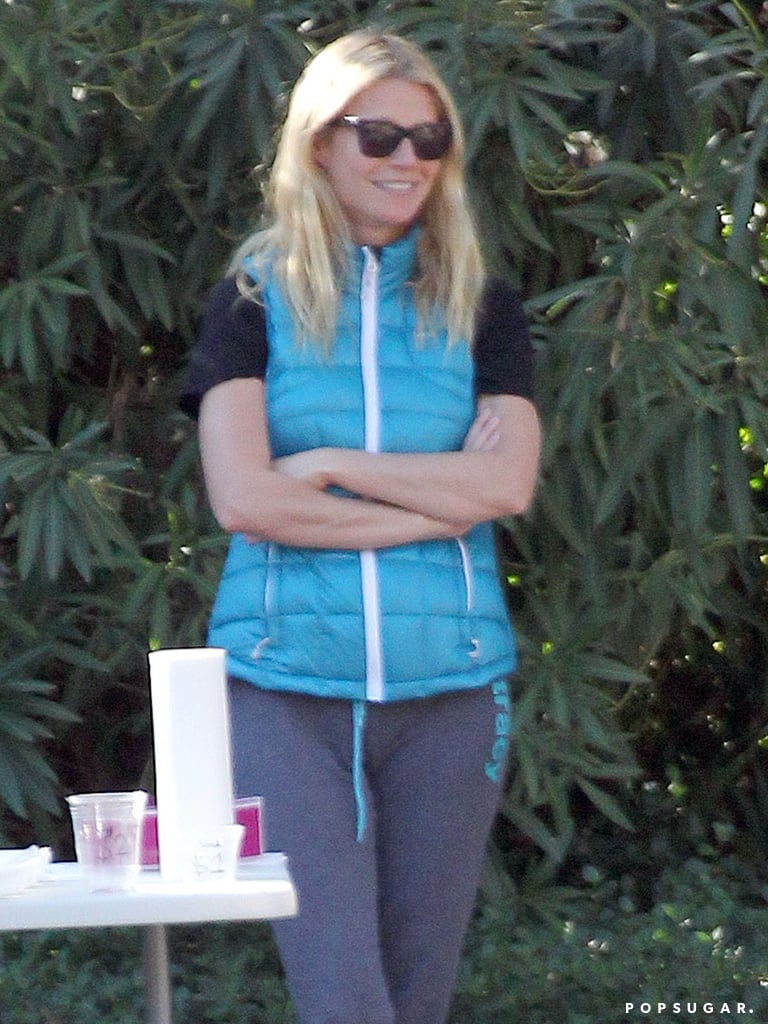 Gwyneth Paltrow and Her Kids Selling Lemonade