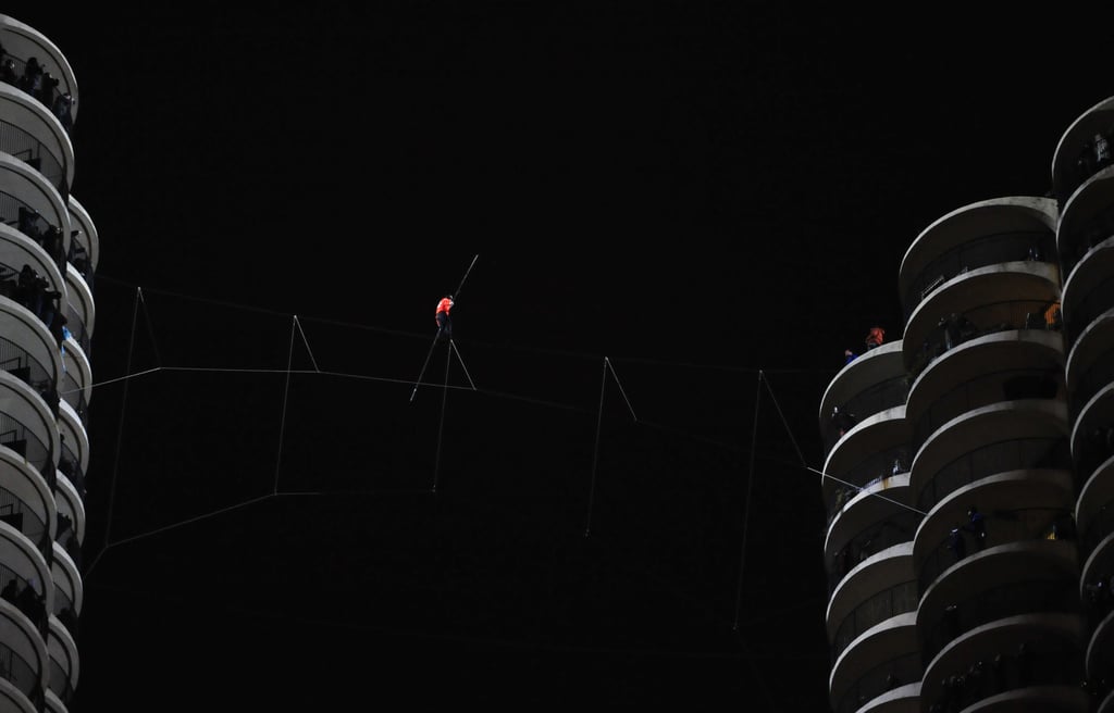 Nik Wallenda Walks a Tightrope Between Chicago Buildings