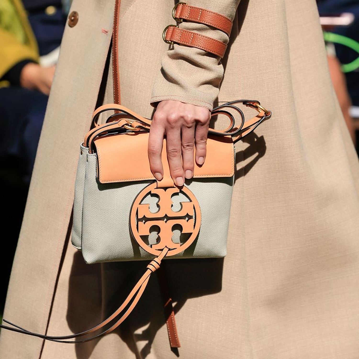 Top 71+ imagen how much does a tory burch bag cost