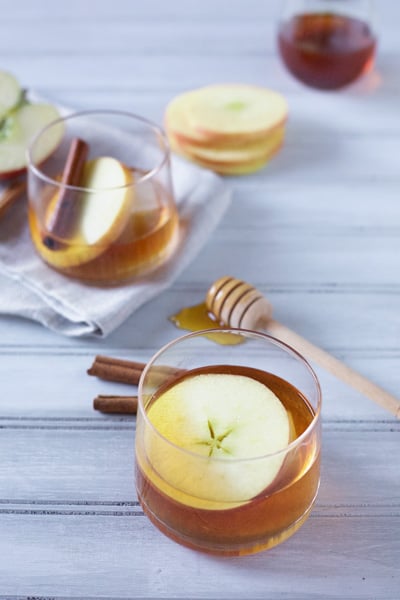 Bourbon and Honey Apple-Cider Cocktail