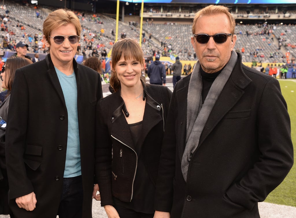 Denis Leary, Jennifer Garner, and Kevin Costner posed together before the game.