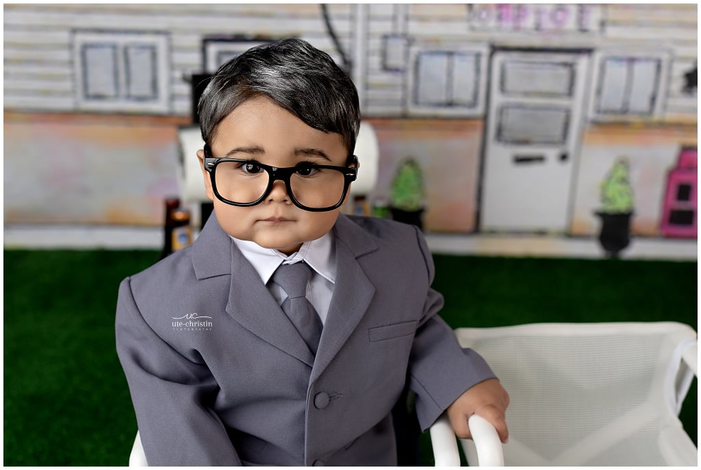 Adorable Schitt's Creek Cake Smash With Babies