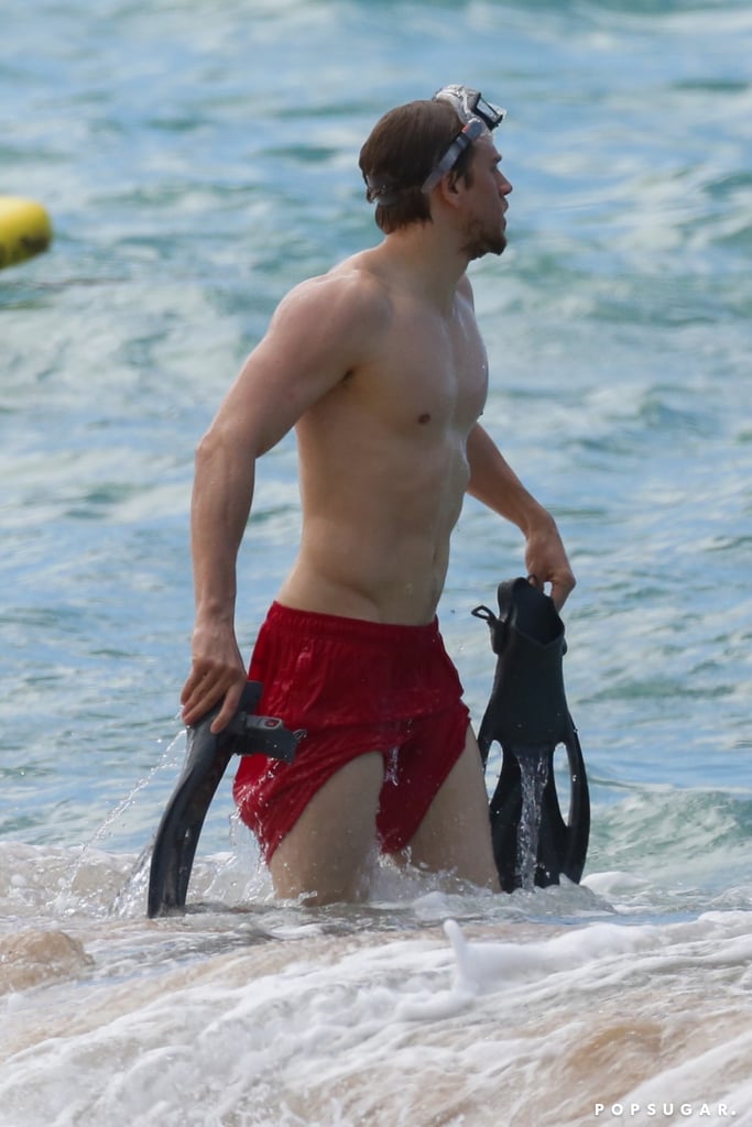 Shirtless Charlie Hunnam In Hawaii Pictures 2018 Popsugar Celebrity Photo 5