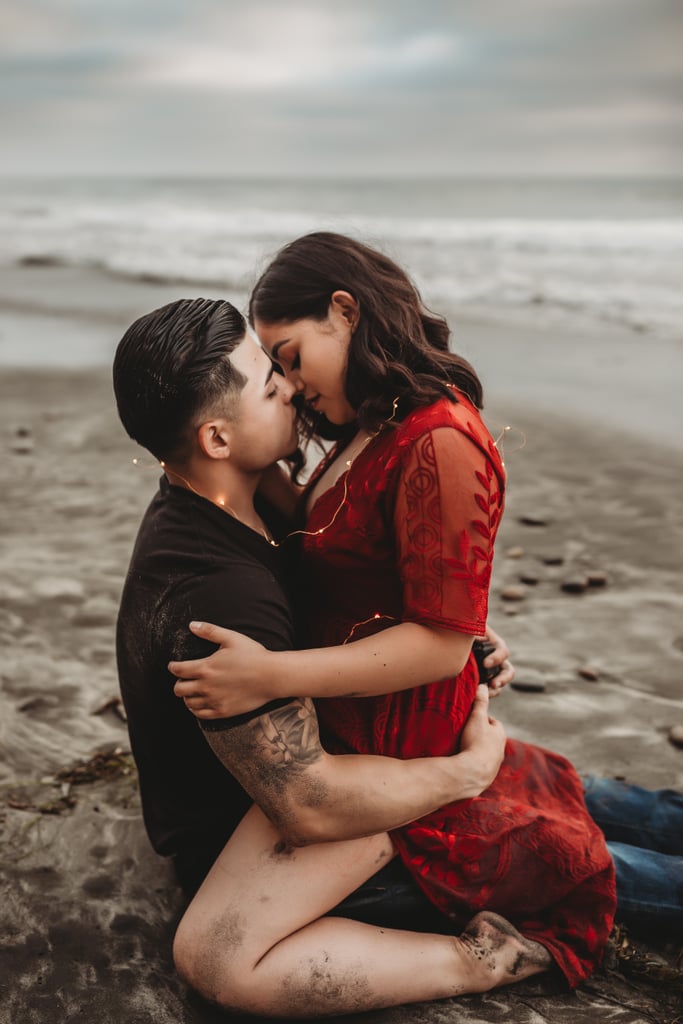 This Couple Met Right Before Taking These Sexy Beach Photos Popsugar 