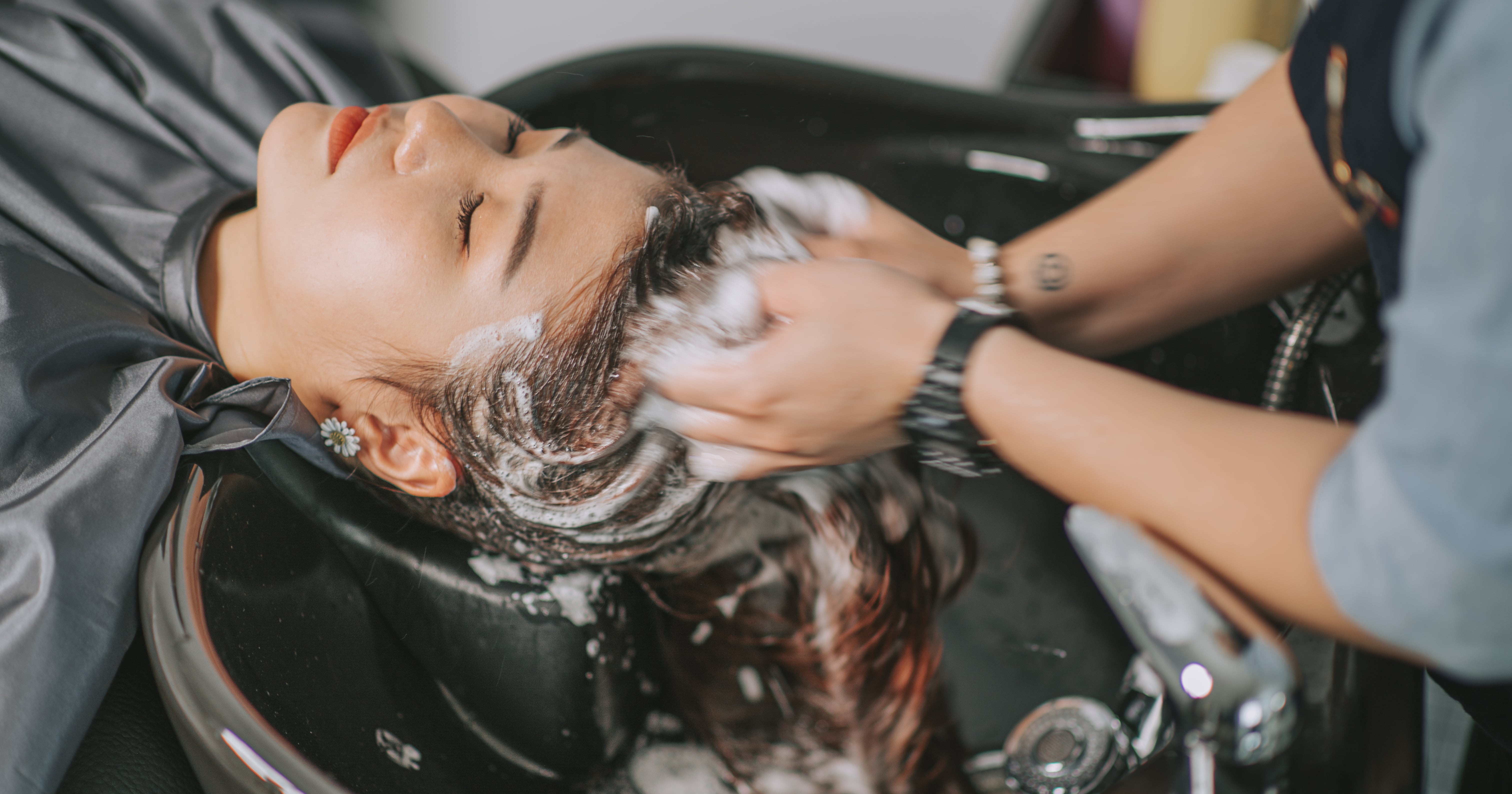 When to Wash Your Hair After Coloring to Prevent Fading, According to Pros