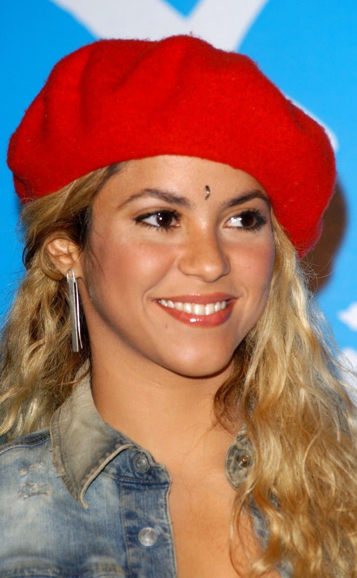 October 2003 | Shakira's Hair | POPSUGAR Beauty Photo 7