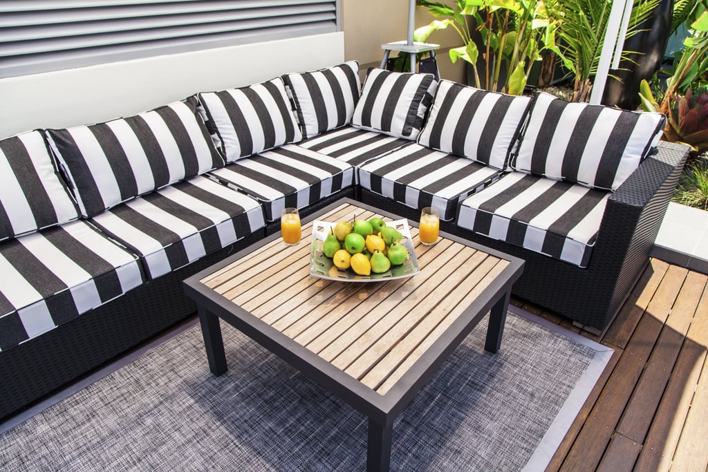كيفية اختيار الديكورات المخططة في المنزل POPSUGAR Home Middle East كيفية اختيار الديكورات المخططة في المنزل POPSUGAR Home Middle East