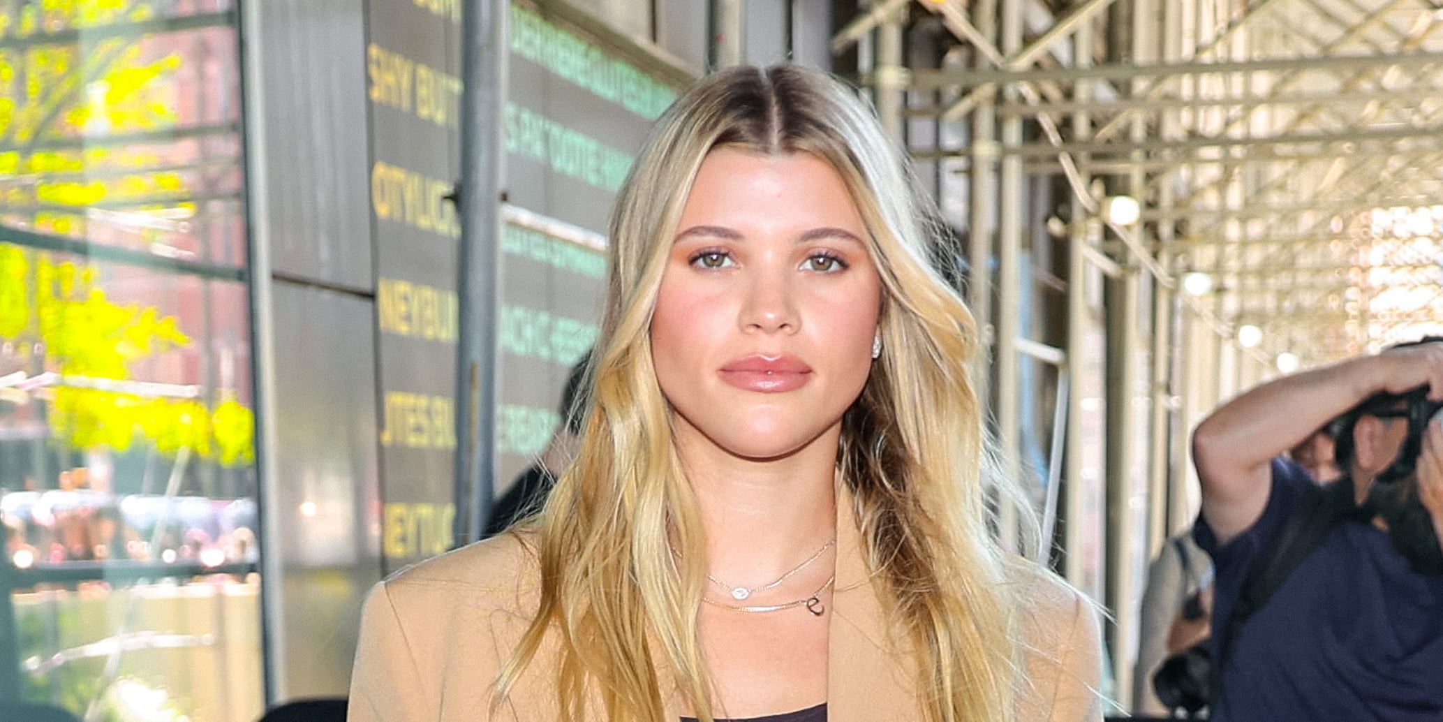 Sofia Richie Grainge's Digital Lavender Nails - Vimarsana News