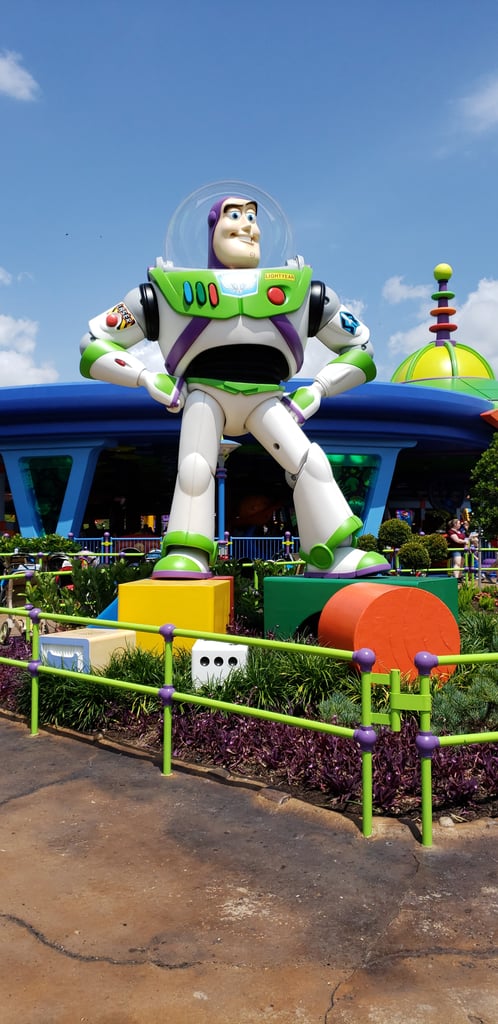 Disney iPhone Wallpaper: Buzz Lightyear