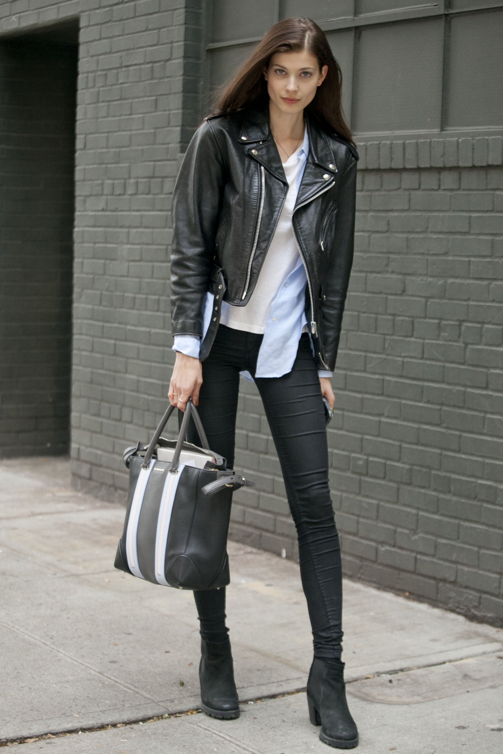 The Model Off Duty Uniform In Action Off The Runway At Nyfw Model Street Style Popsugar Fashion Photo 37