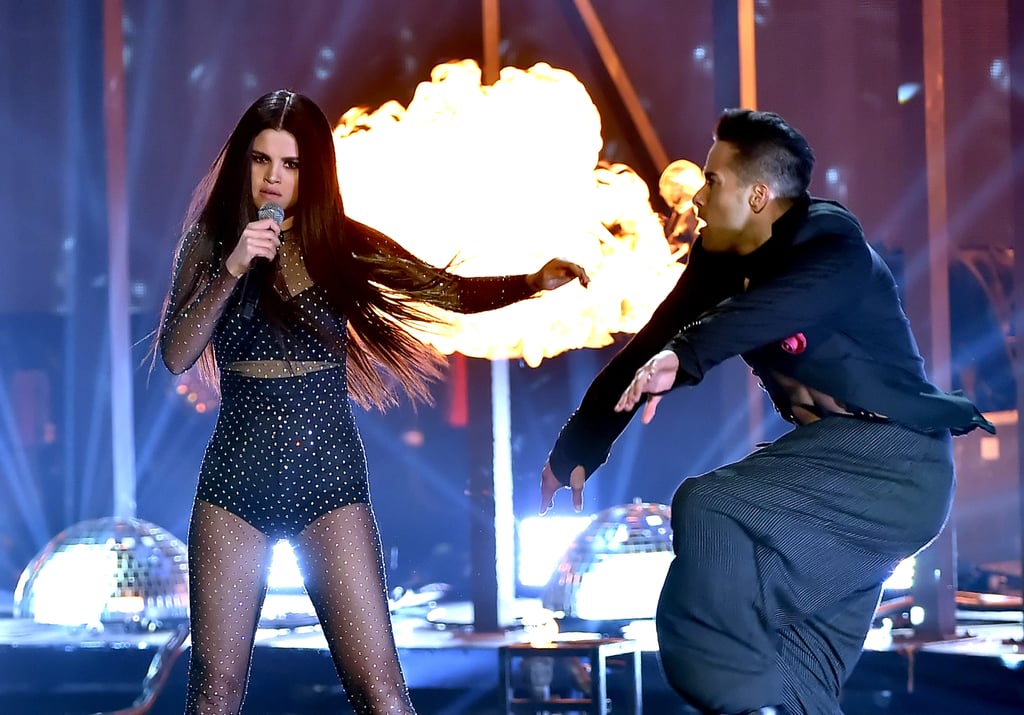 Selena Gomez Performing at the 2015 AMAs Pictures