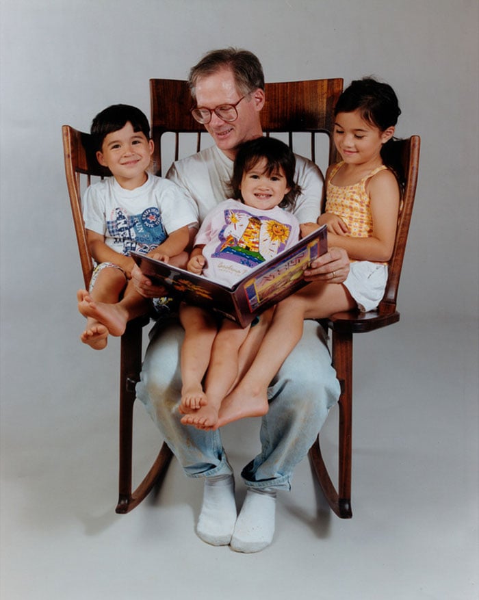 Dad Makes Rocking Chair to Read to 3 Kids at Once