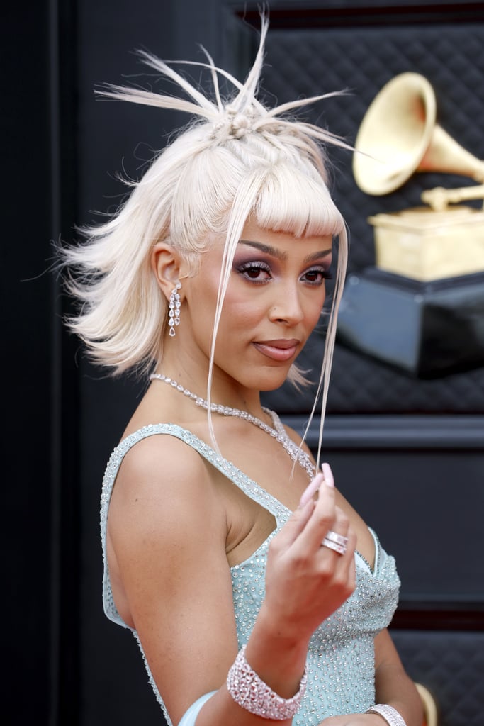 Doja Cat's Microbangs and Spiky HalfUp Hairstyle 2022 Grammys Best