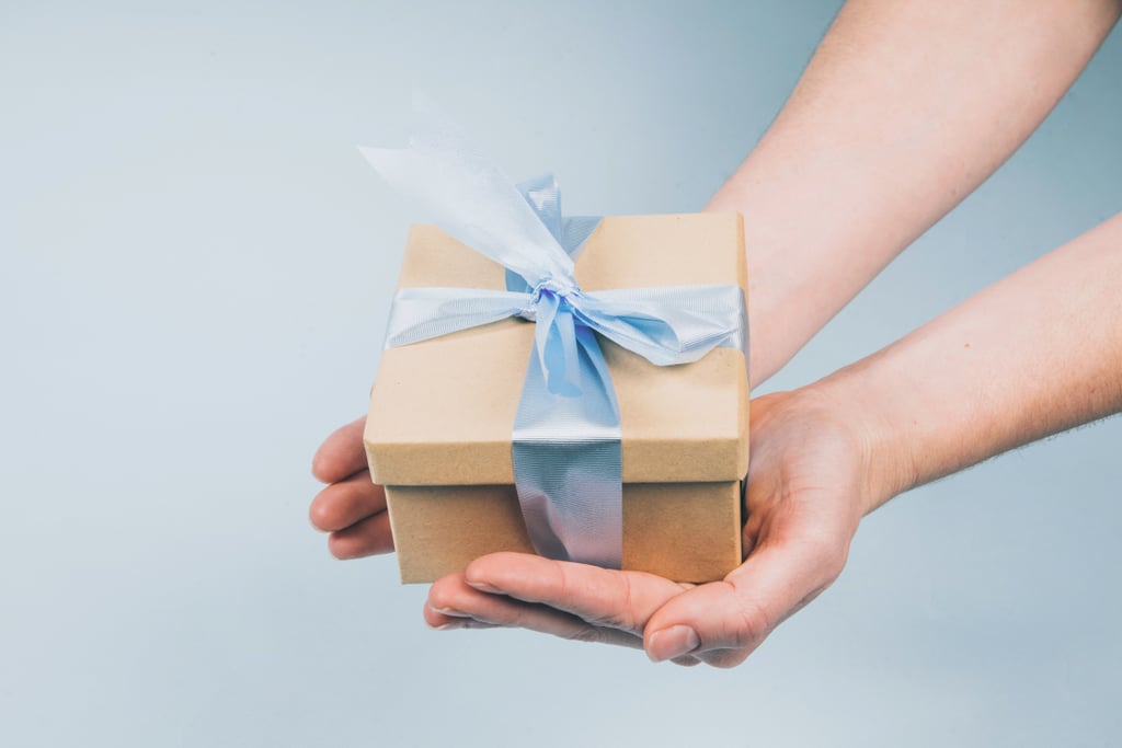 Leo: giving anonymously