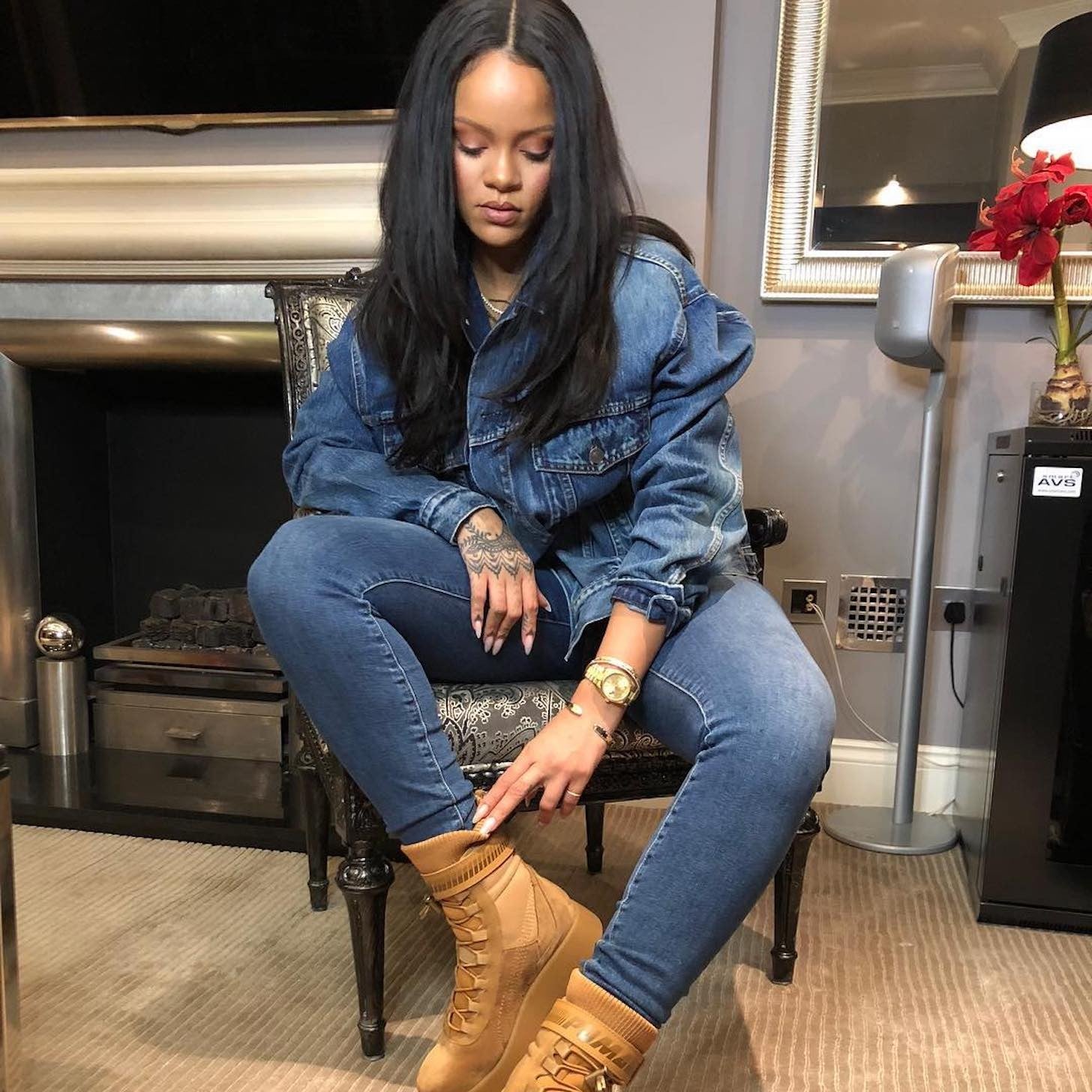 massa belasting mengen Rihanna's Brown Suede Fenty Puma Boots | POPSUGAR Fashion
