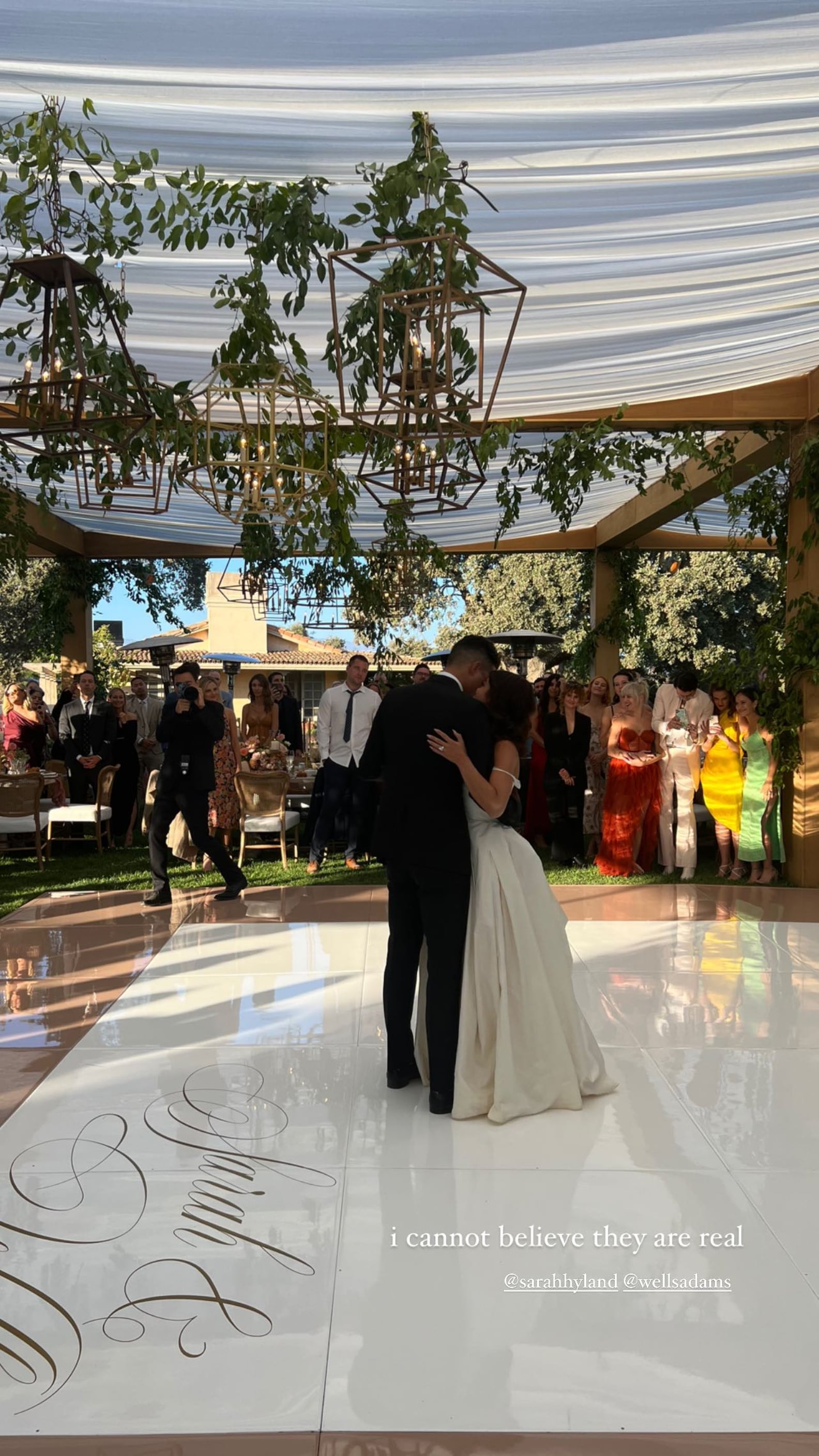 Sarah Hyland'S Wedding: Photos & Details - gh3bxw1
