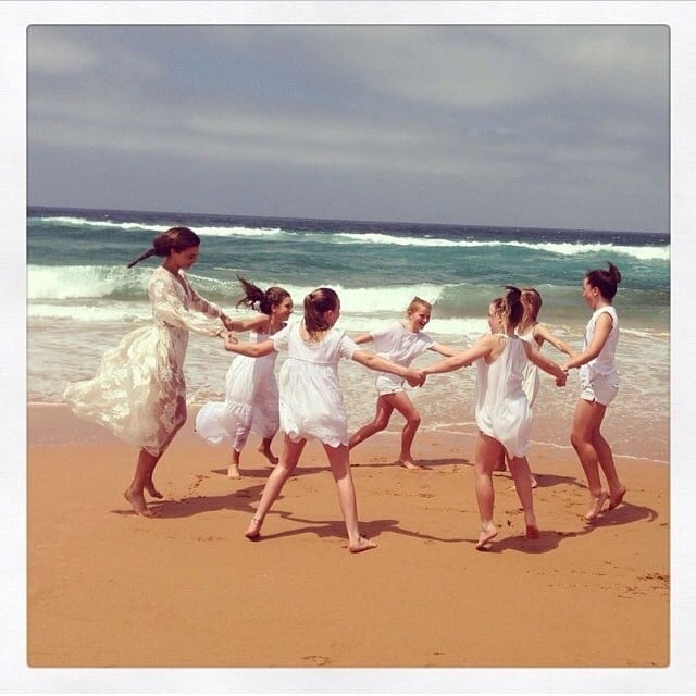 Miranda Kerr celebrated International Women's Day by dancing in a circle with little girls. Aww!
Source: Instagram user mirandakerr