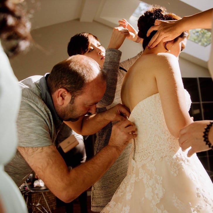 Syrian Refugee Helps Bride With Broken Zipper Popsugar Middle East