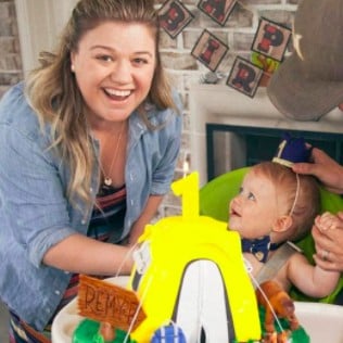 Kelly Clarkson Photos of Son's First Birthday