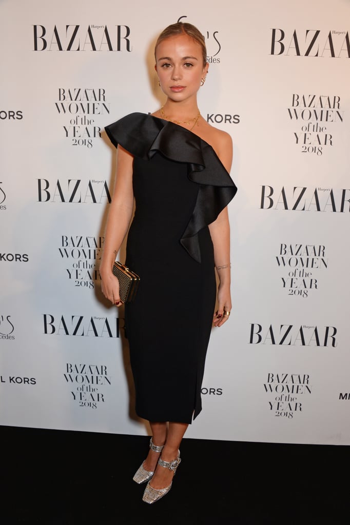 Keeping things sleek, Amelia wore a one-shoulder midi dress to the Harper's Bazaar Women of the Year Awards.