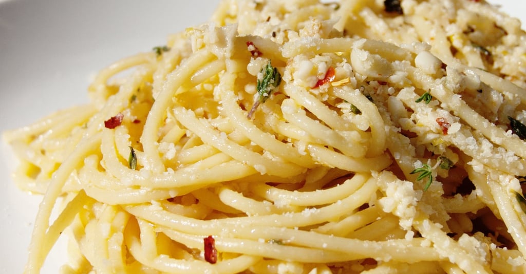 Easy Dinner Recipes: Spaghetti With Garlic White Wine Sauce