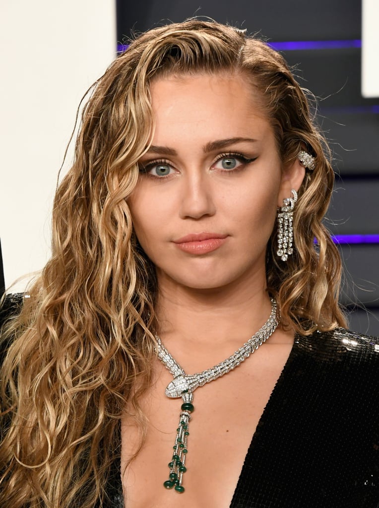 Sexy Miley Cyrus Red Carpet Pictures