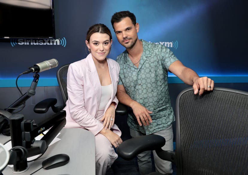 NEW YORK, NEW YORK - MAY 17: Tay Lautner and Taylor Lautner visit SiriusXM at SiriusXM Studios on May 17, 2023 in New York City. (Photo by Jamie McCarthy/Getty Images)