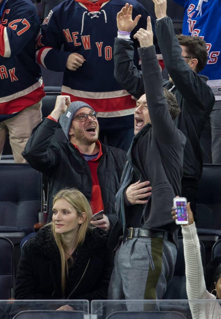 Jude Law With His Girlfriend and Daughter in NYC Dec. 2016