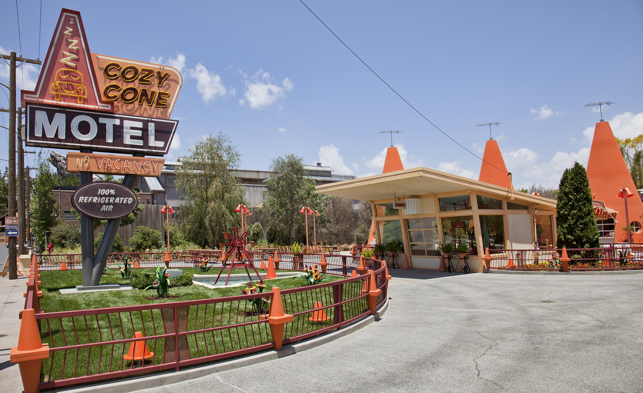 cozy cone motel cars