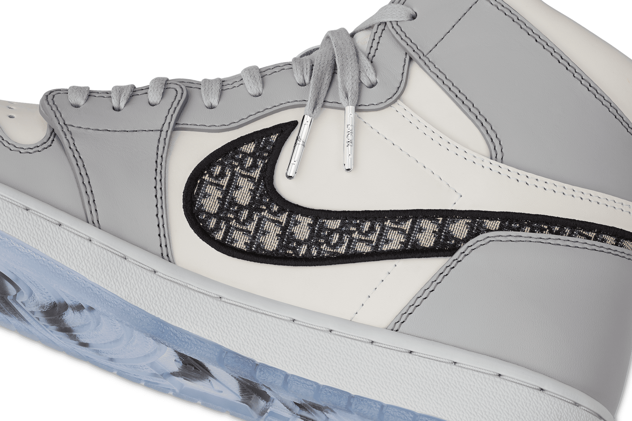 Recuerdo Exquisito triunfante Dior x Air Jordan 1s | Dior and Nike Have Teamed Up For the Most Covetable  Logo Sneakers | POPSUGAR Fashion Photo 10