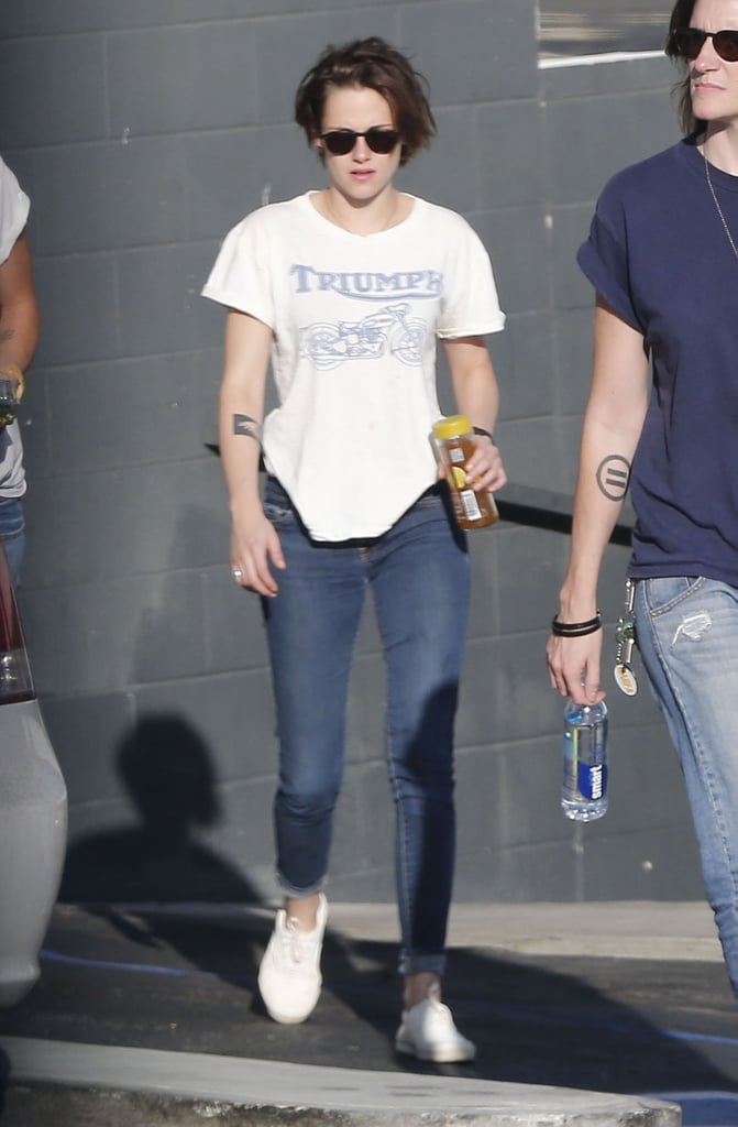 Kristen Stewart Hangs Out With Friends in LA | Pictures