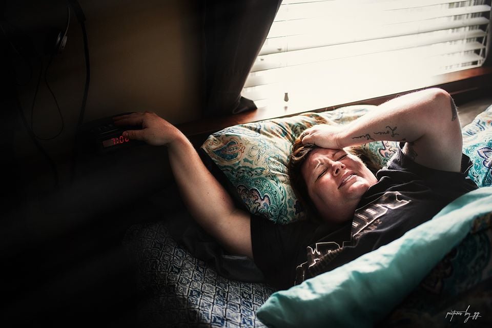 Photographer's Social-Distancing Mother's Day Photo Series