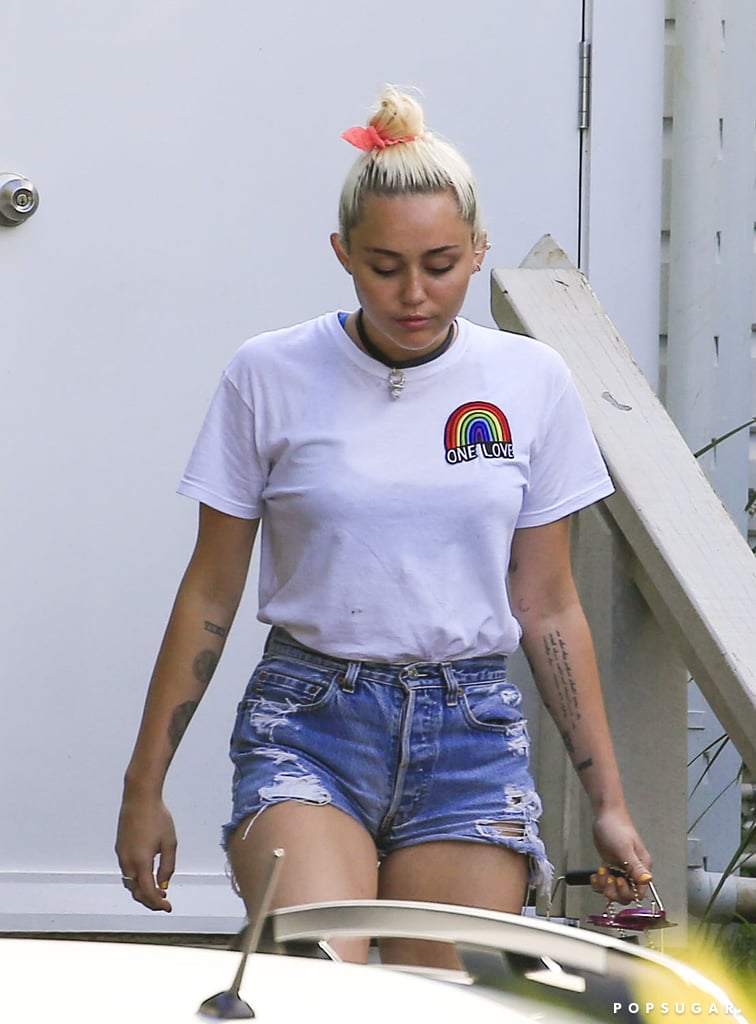 Miley Cyrus and Liam Hemsworth Having Lunch in Australia