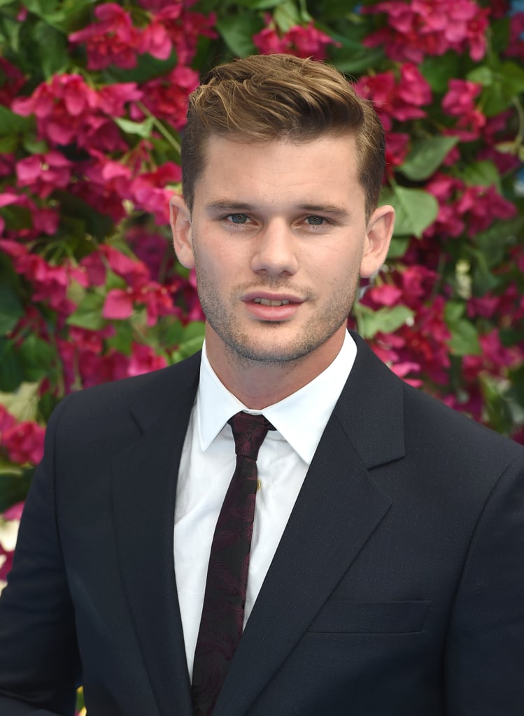 Jeremy Irvine Hot Pictures