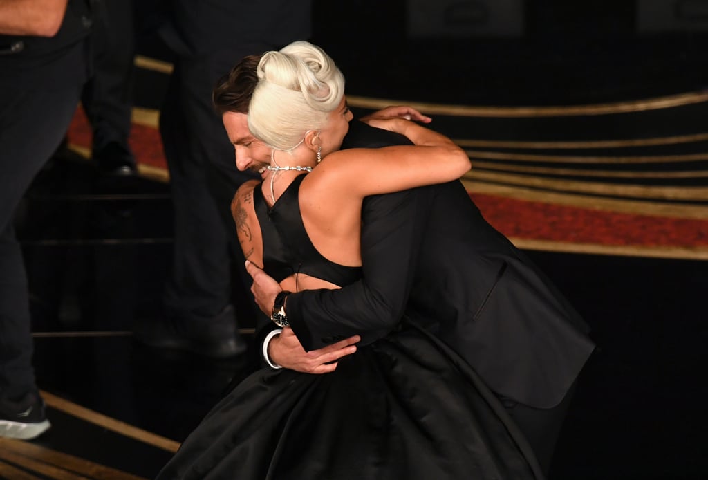 صور ليدي غاغا وبرادلي كوبرر وهما يؤديان أغنية Shallow في حفل Popsugar Celebrity And Entertainment