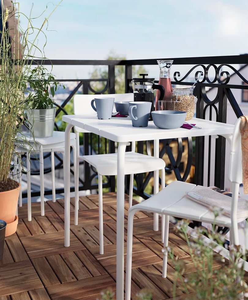 Väddö Table and Two Chairs